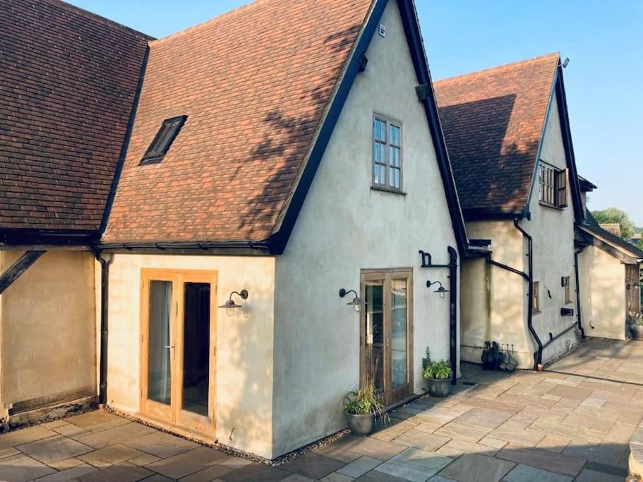 2 Beds & Living In Our Idyllic Country Cottage เบดฟอร์ด ภายนอก รูปภาพ